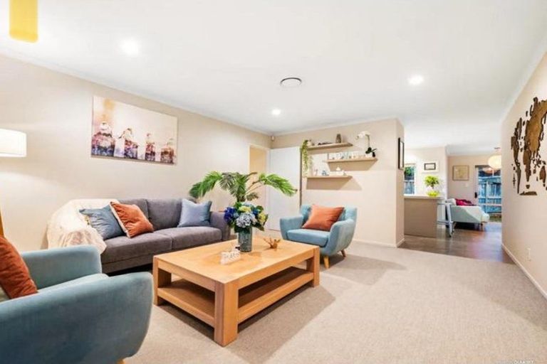 Photo of property in 30 Riviera Drive, Flat Bush, Auckland, 2019