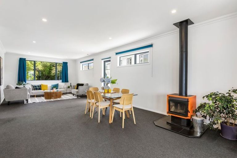 Photo of property in 32 Mandalay Terrace, Khandallah, Wellington, 6035