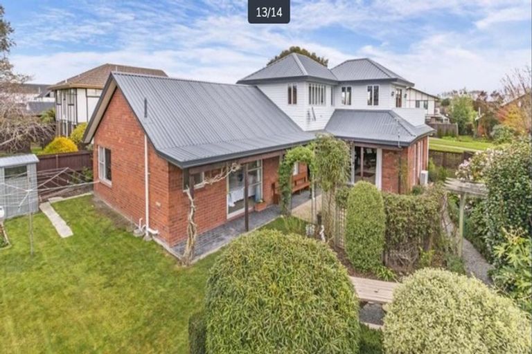 Photo of property in 10 Godfrey Place, Ilam, Christchurch, 8041