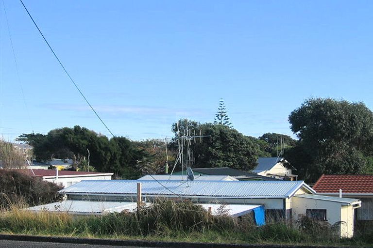 Photo of property in 7 Ngaio Street, Otaki Beach, Otaki, 5512