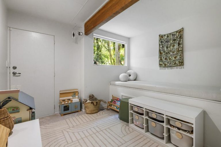 Photo of property in 2/35a Rangatira Road, Beach Haven, Auckland, 0626