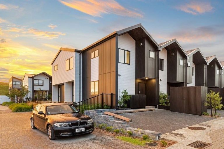 Photo of property in 2a Nerita Place, Long Bay, Auckland, 0630