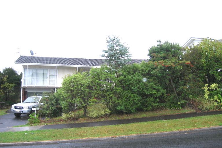 Photo of property in 7 Chelsea View Drive, Chatswood, Auckland, 0626
