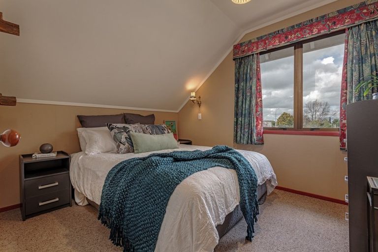 Photo of property in 41 Manapouri Crescent, Hokowhitu, Palmerston North, 4410
