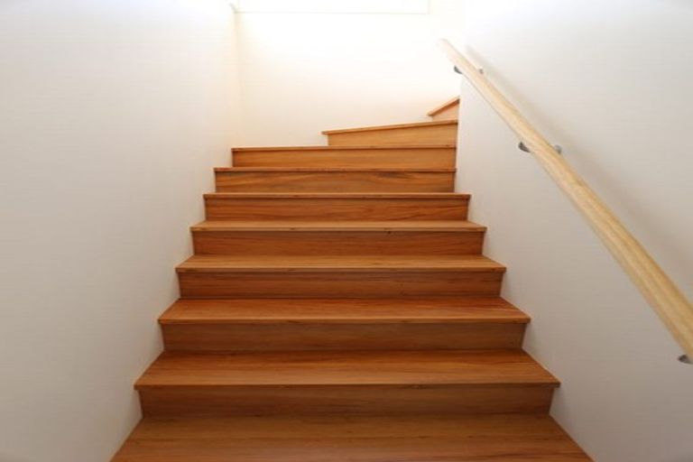 Photo of property in 44 Shelly Bay Road, Maupuia, Wellington, 6022