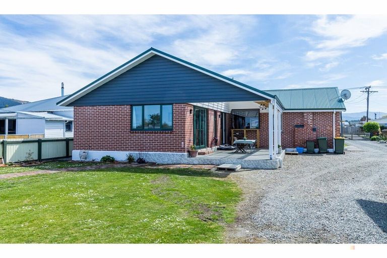 Photo of property in 37 Opie Street, Waimate, 7924