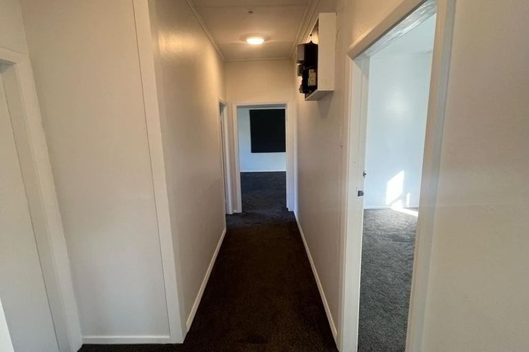 Photo of property in 12 Beauchamp Street, Tawa, Wellington, 5028