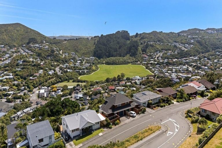Photo of property in 24a Parklands Drive, Karori, Wellington, 6012