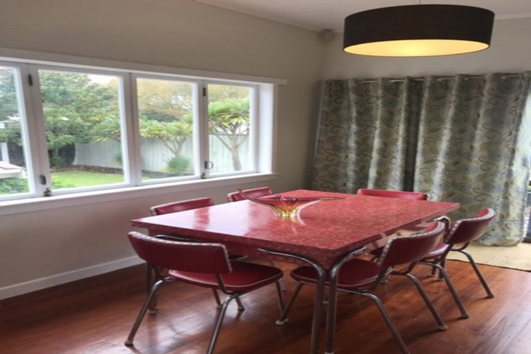 Photo of property in 2 Ranui Street, Dinsdale, Hamilton, 3204