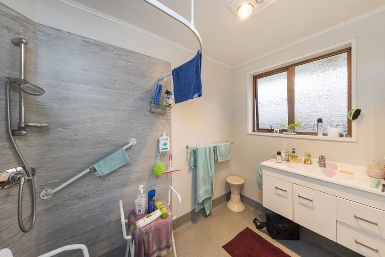 Photo of property in 104 Benmore Avenue, Cloverlea, Palmerston North, 4412