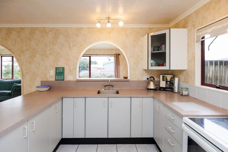 Photo of property in 14 Te Kiri Street, Himatangi Beach, Foxton, 4891