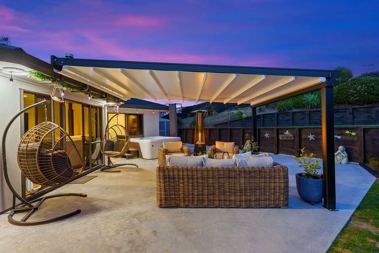 Photo of property in 37 Realm Drive, Paraparaumu, 5032