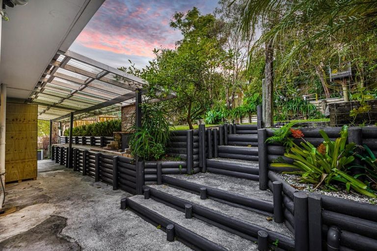 Photo of property in 15 Arde Place, Massey, Auckland, 0614