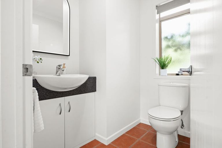 Photo of property in 122 Rototuna Road, Rototuna, Hamilton, 3210