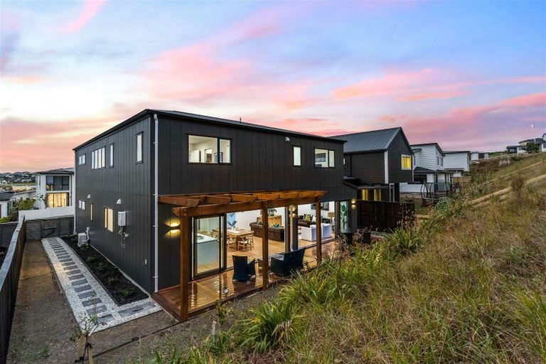 Photo of property in 8 Hopetea Street, Long Bay, Auckland, 0630