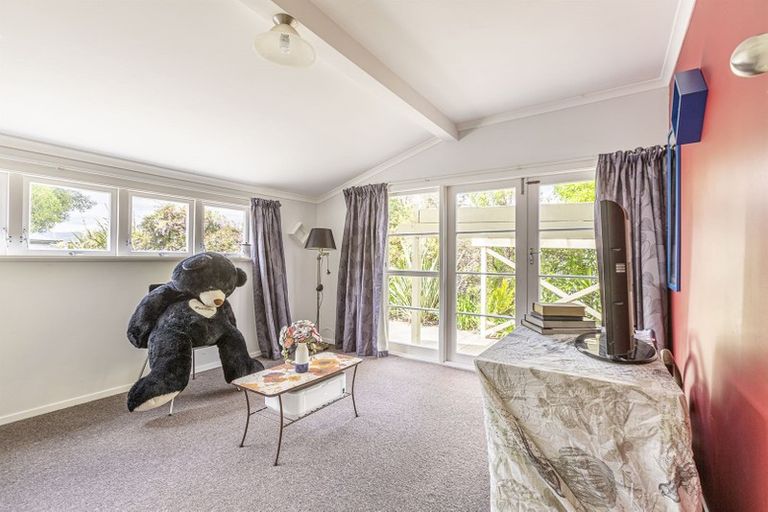 Photo of property in 162 Aokautere Drive, Fitzherbert, Palmerston North, 4410