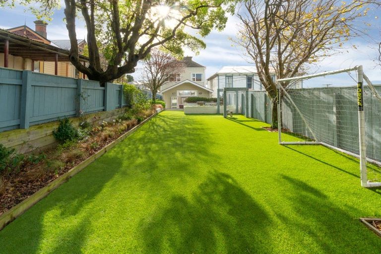 Photo of property in 23 Naughton Terrace, Kilbirnie, Wellington, 6022