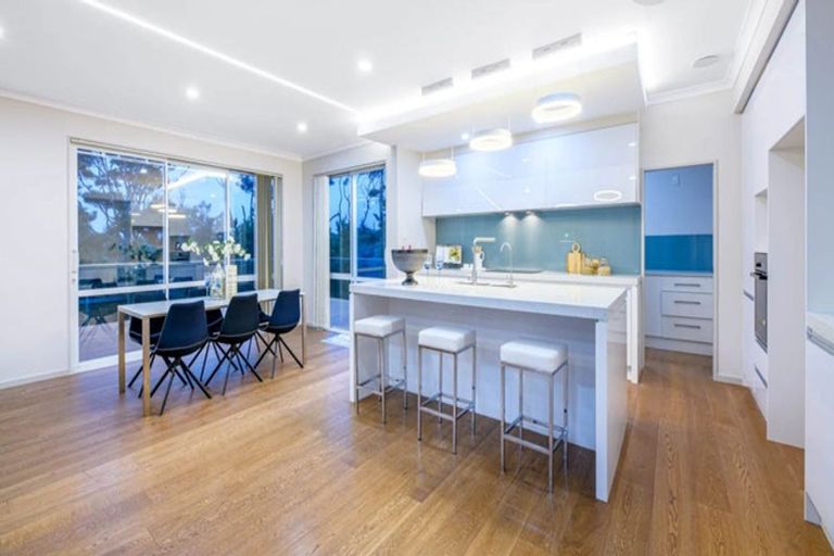 Photo of property in 72 Bur Oak Terrace, Schnapper Rock, Auckland, 0632