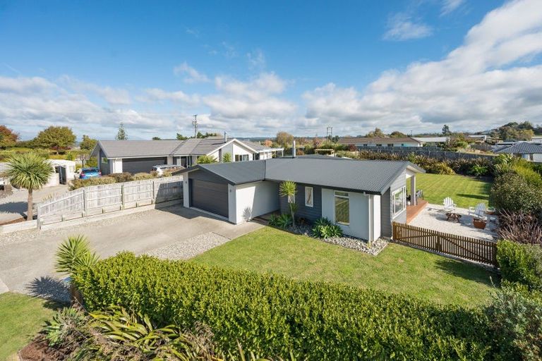 Photo of property in 3 Catherine Road, Mapua, 7005