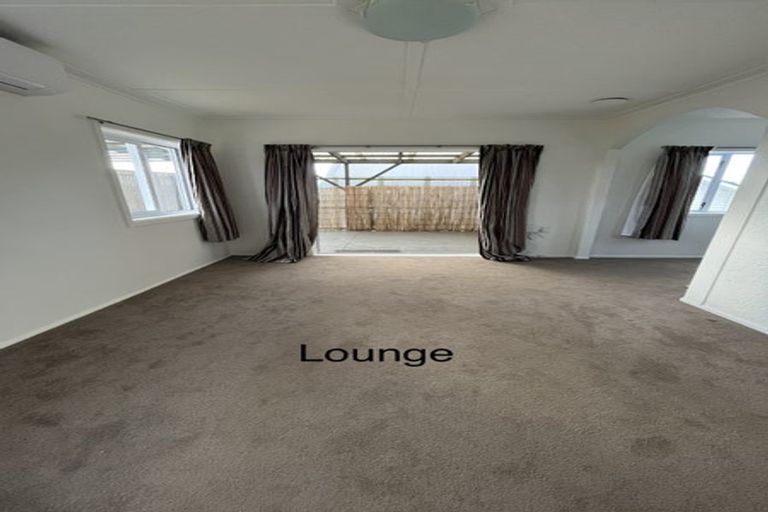 Photo of property in 27 Seaforth Avenue, Mangere Bridge, Auckland, 2022