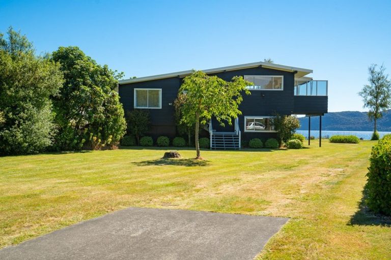 Photo of property in 10 Kinloch Road, Kinloch, Taupo, 3377