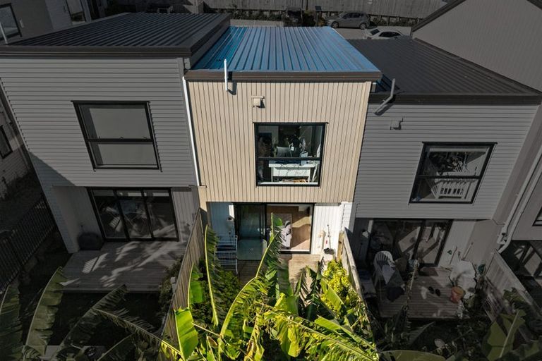 Photo of property in 9/237 Swanson Road, Henderson, Auckland, 0610