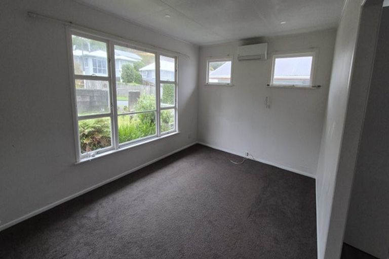 Photo of property in 65 Waihora Crescent, Waitangirua, Porirua, 5024