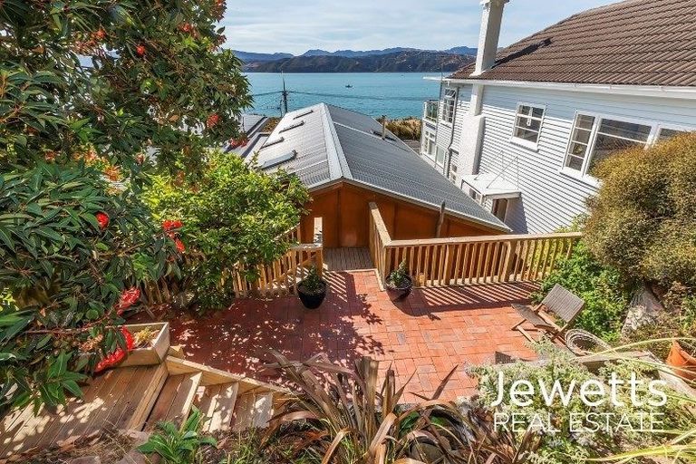 Photo of property in 191 Marine Parade, Seatoun, Wellington, 6022