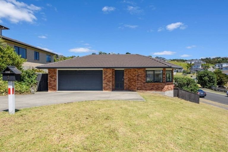 Photo of property in 1 Barwick Place, Stanmore Bay, Whangaparaoa, 0932