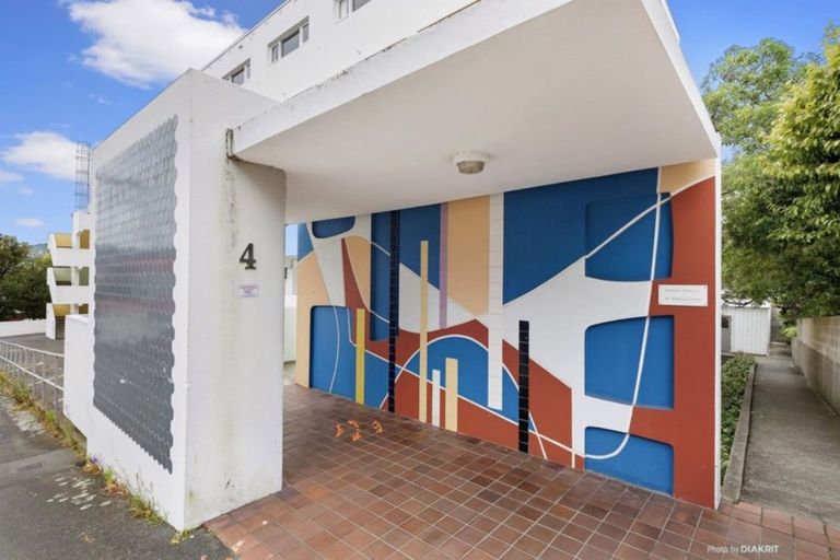 Photo of property in 9/4 Claremont Grove, Mount Victoria, Wellington, 6011