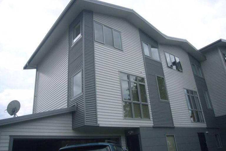 Photo of property in 1/15 Andersons Road, Oteha, Auckland, 0632