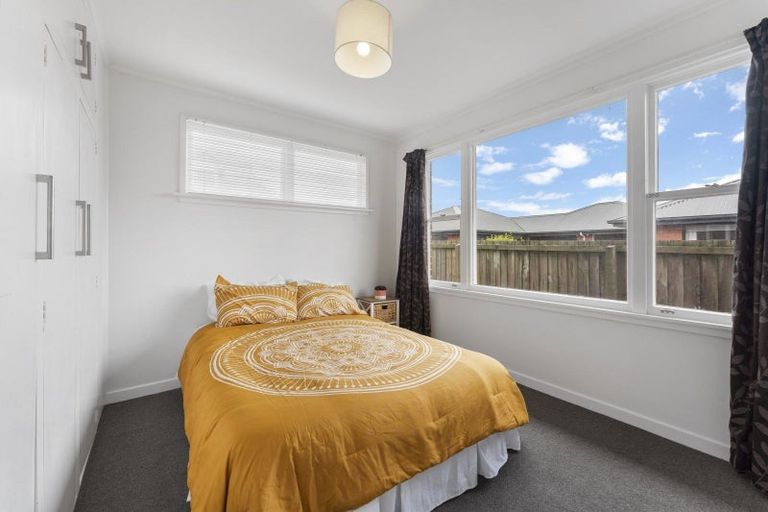 Photo of property in 99 Avonhead Road, Avonhead, Christchurch, 8042