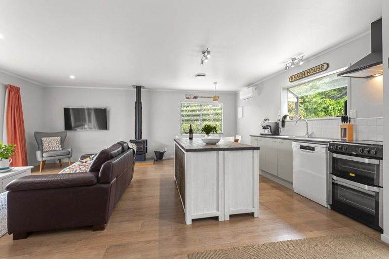 Photo of property in 43a Wallis Street, Raglan, 3225