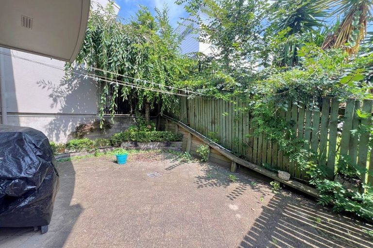 Photo of property in 4/20 Ruakiwi Road, Hamilton Lake, Hamilton, 3204