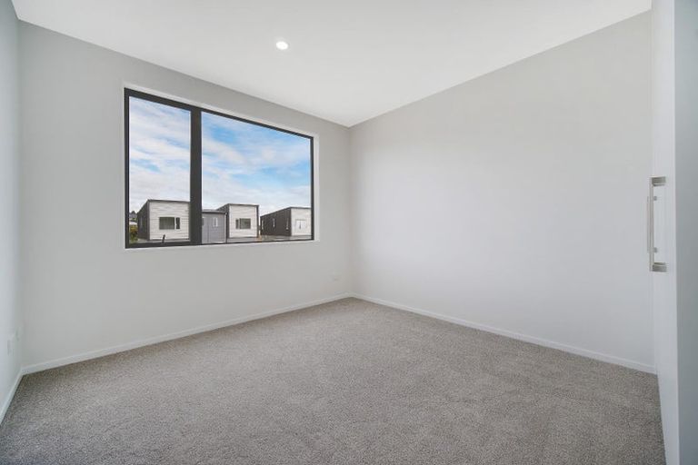 Photo of property in 8a Poruru Close, Papakura, 2110