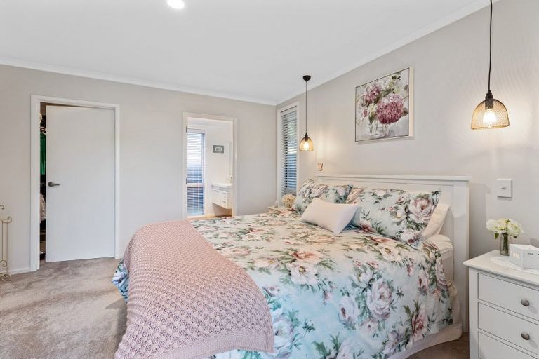 Photo of property in 17 Hansard Place, Bethlehem, Tauranga, 3110