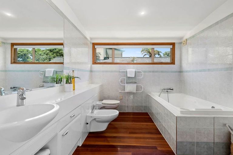 Photo of property in 5 Gilberd Place, Torbay, Auckland, 0630