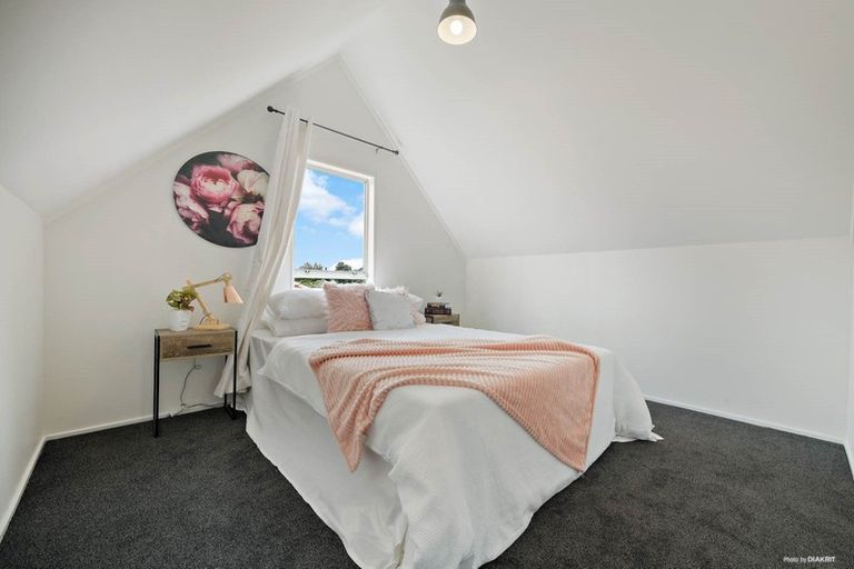 Photo of property in 1/42 Orams Road, Hillpark, Auckland, 2102