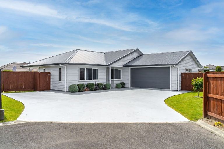 Photo of property in 12 Austin Reid Avenue, Carterton, 5713