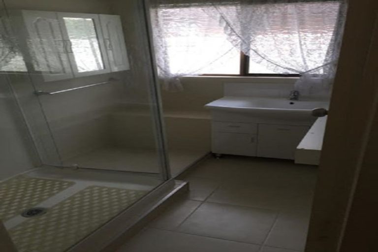 Photo of property in 2/54 Ray Small Drive, Pahurehure, Papakura, 2113