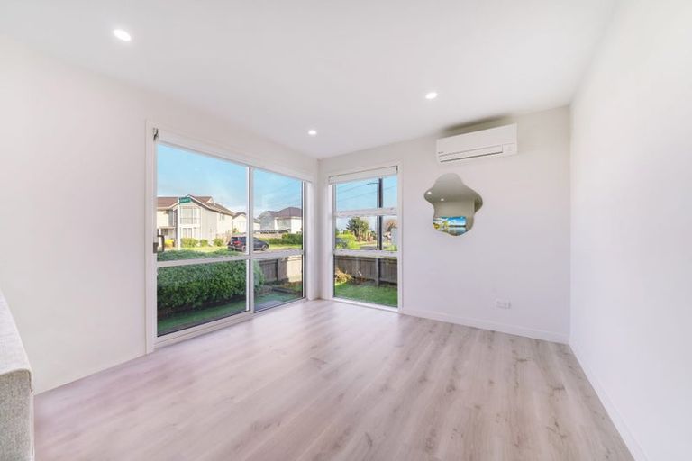 Photo of property in 10 Kauri Heart Avenue, Takanini, 2112