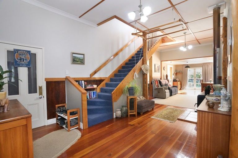 Photo of property in 6 Edwards Street, Kimbolton, Feilding, 4777