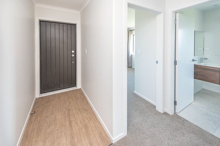 Photo of property in 6 Cross Street, Castlecliff, Whanganui, 4501