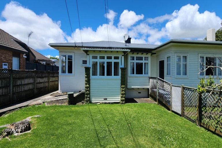 Photo of property in 49 Tawa Road, One Tree Hill, Auckland, 1061