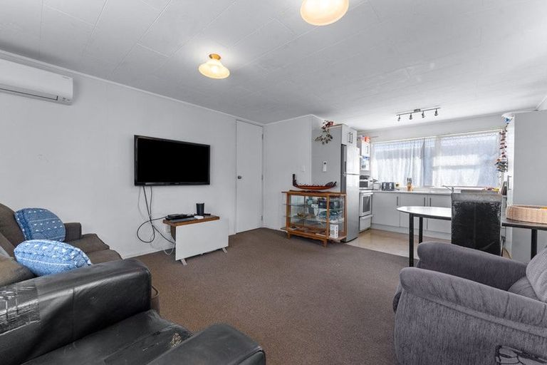 Photo of property in 144 Mahia Road, Wattle Downs, Auckland, 2103