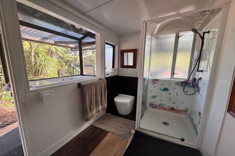 Photo of property in 41 Lone Kauri Road, Karekare, New Lynn, 0772