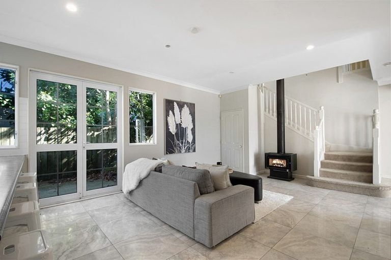 Photo of property in 13 Belvedere Court, West Harbour, Auckland, 0618