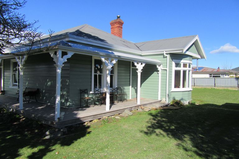 Photo of property in 43 Rhodes Street, Waimate, 7924