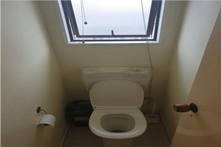 Photo of property in 1/8 Penion Drive, Flat Bush, Auckland, 2023