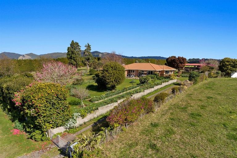 Photo of property in 304 Woodlands Road, Otara, Opotiki, 3198